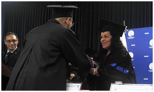 Egresados y Graduados